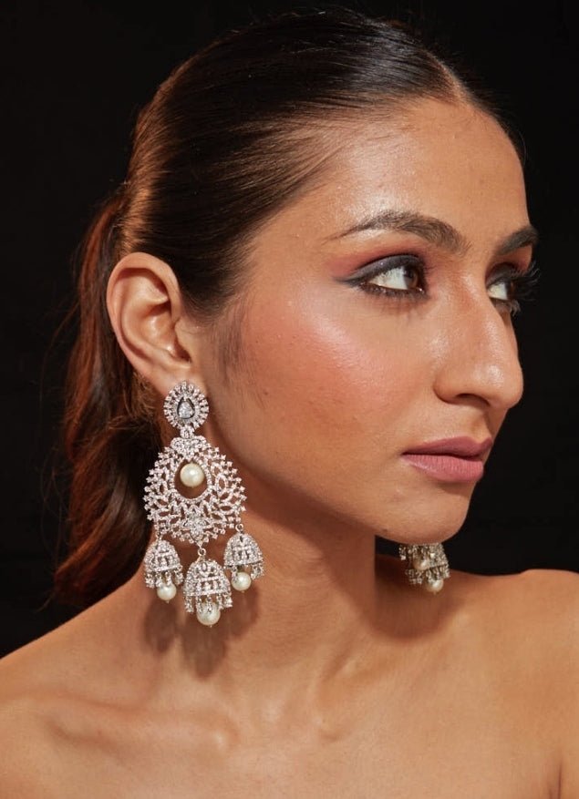 Silver-plated zircon earrings with pearl drop